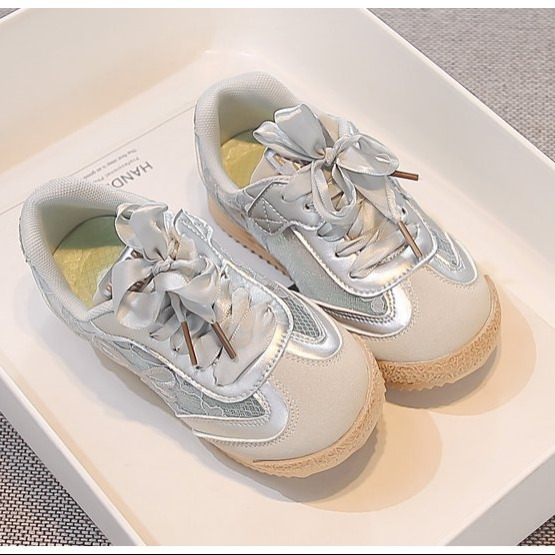 Family Travel Kids Casual Shoe - Outdoor Adventure For Kids のレビューと価格