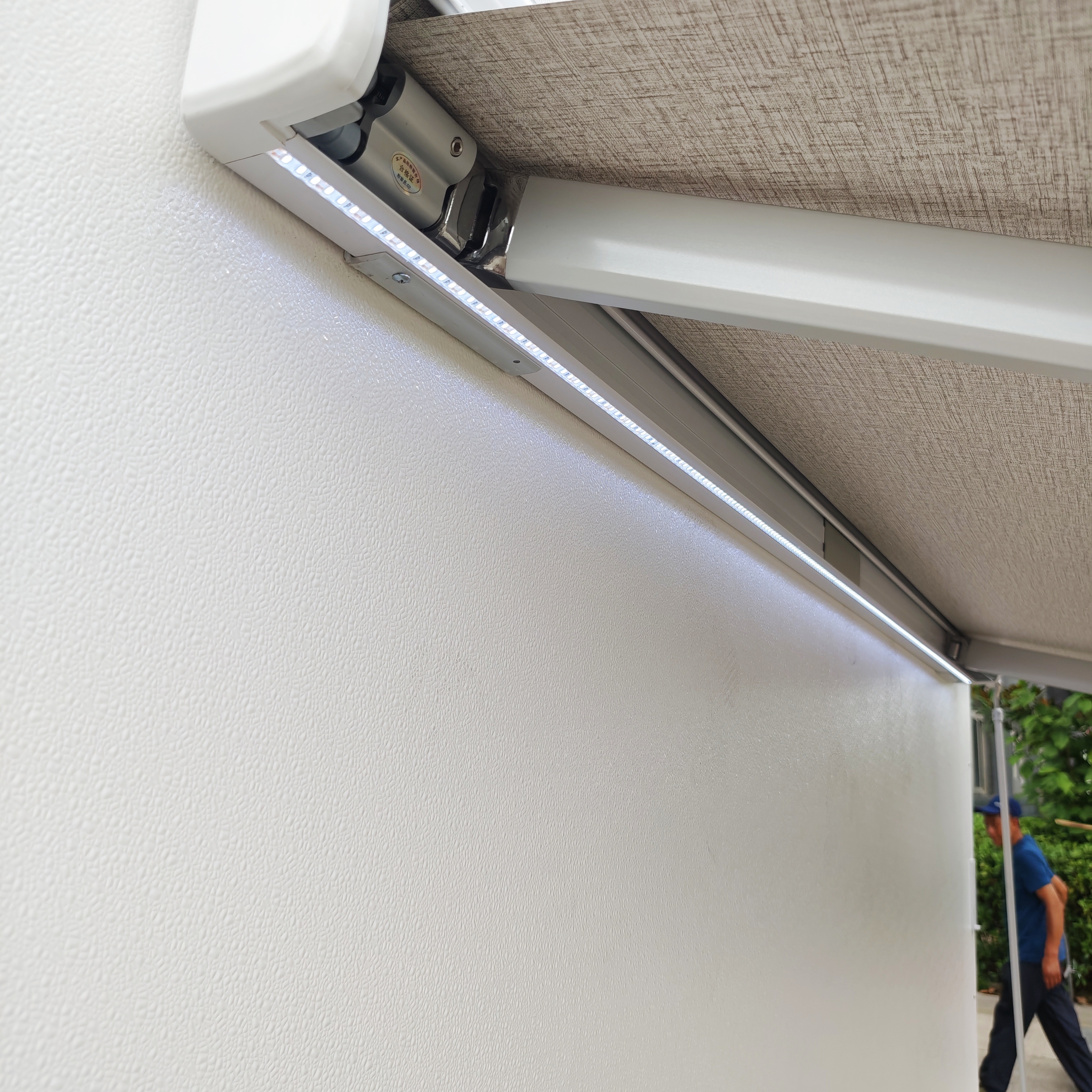 RV Side Awning Foldable Electr - Outdoor Adventures のレビューと価格